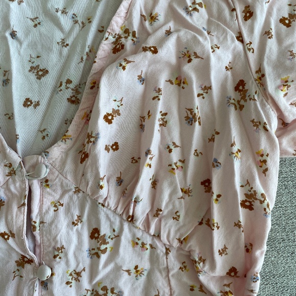 Mini Dress flutter sleeves, v neckline pink floral size M billabong - Picture 4 of 8